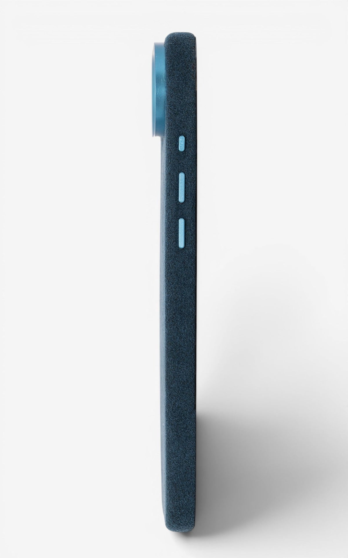 iPhone Case Alcantara 17 Air Blue Seite rechts#Modell_iPhone 17 Air&Farbe_Blue