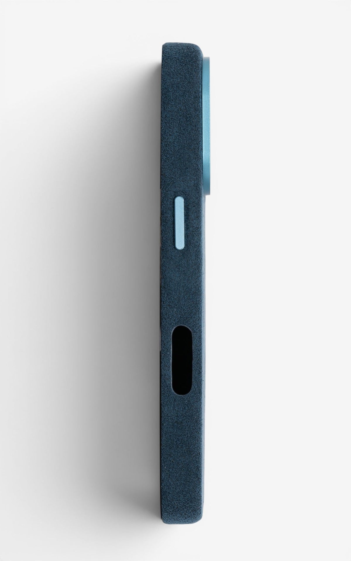 iPhone Case Alcantara 18 Pro Blue Seite links#Modell_iPhone 18 Pro&Farbe_Blue