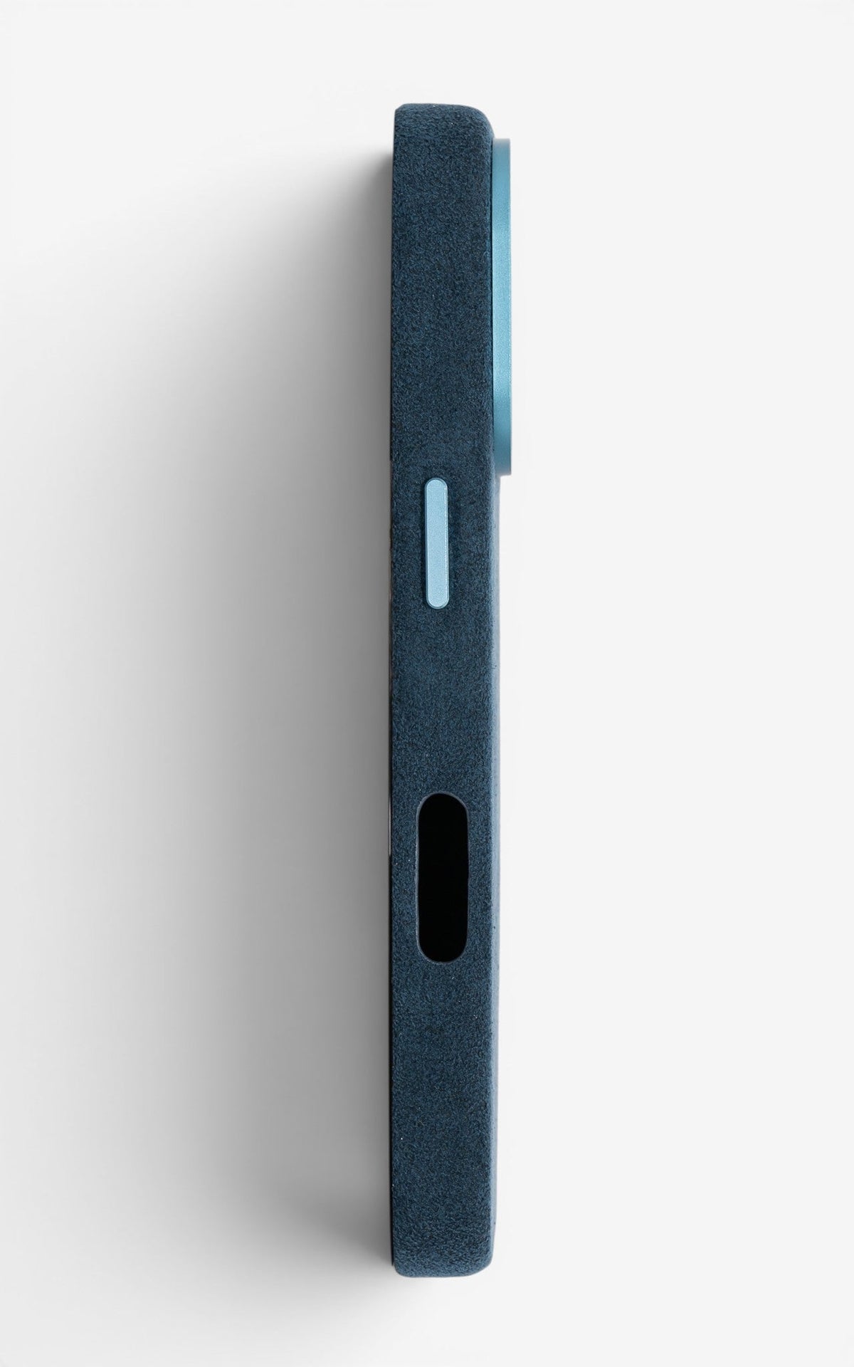 iPhone Case Alcantara 16 Blue Seite links#Modell_iPhone 16&Farbe_Blue