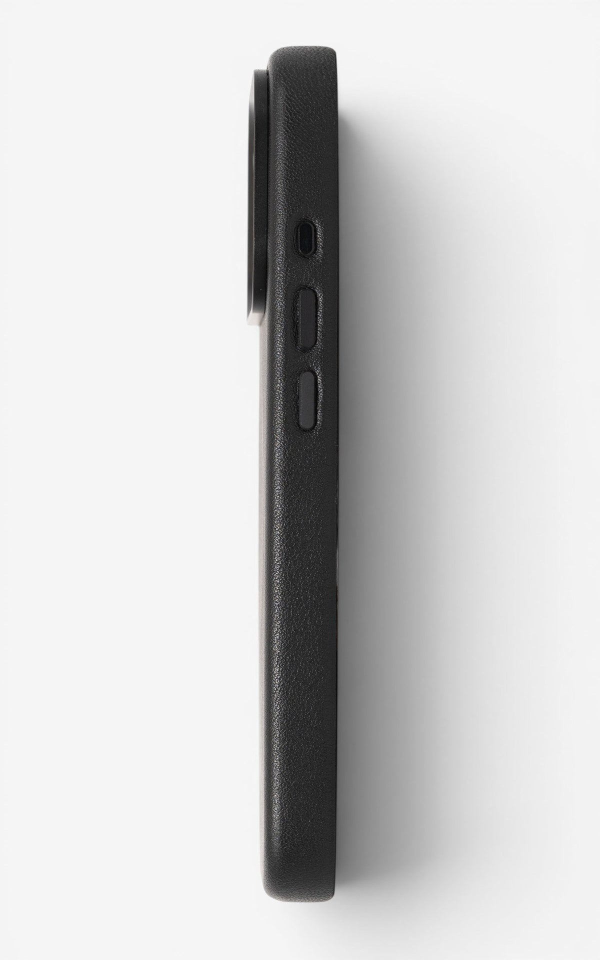 iPhone Case Leather 17 Black Seite rechts#Modell_iPhone 17&Farbe_Black